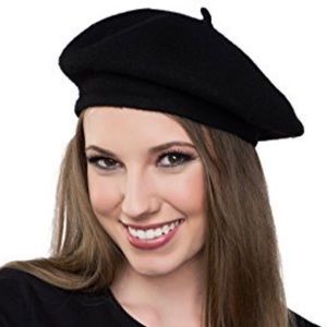 💨Berets💨 Super cute android and fashionable💨💨